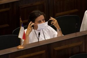 Juzgado anula multa a exconstituyente Marinovic por no utilizar correctamente mascarilla