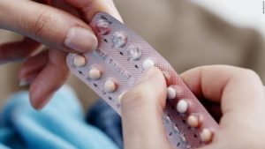 “Es un derecho humano”: Matrona condena negación de anticonceptivo a mujer en Viña del Mar