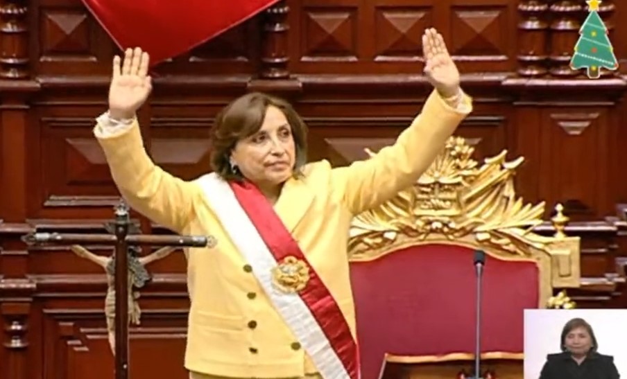 Perú: Presidenta Dina Boluarte elude responder si adelantará elecciones