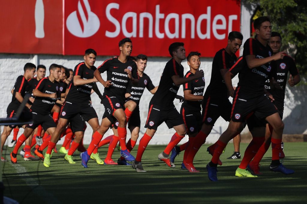 Cartelera de Fútbol por TV: La Roja Sub-20 debuta en Sudamericano y Magallanes en Primera
