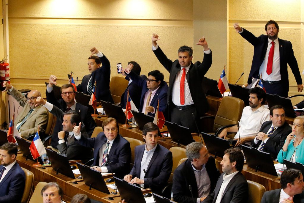UDI y RN lideran listado de corrupción en partidos políticos de Chile