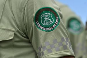 VIDEO| Quepí, polera y la famosa bolawrap: Carabineros presenta su nuevo uniforme