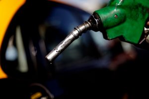 Bencinas al alza y diésel a la baja: Revisa acá las variaciones en los precios de los combustibles