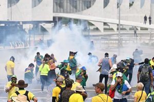 Corte Suprema suspende al gobernador de Brasilia tras el violento asalto bolsonarista
