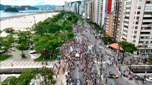VIDEO| Lula da Silva acude a despedirse de Pelé y féretro recorre las calles de Río