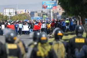 Controlan ingreso de vehículos en la antesala de gran convocatoria en Lima