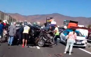VIDEO| Accidente en Ruta 68: Camión arrasa con 10 vehículos y provoca cuatro muertos