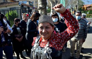 Elisa Loncon lanza “Azmapu”: “Por primera vez se presenta un libro de filosofía mapuche”
