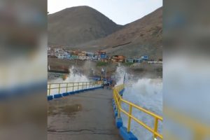 VIDEO| Conozca los efectos de las marejadas "anormales" registradas entre Iquique y Tomé