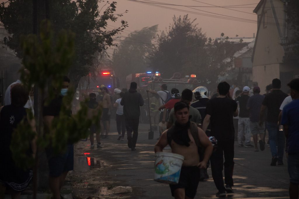 GALERÍA | Las dolorosas imágenes que dejan los más de 170 incendios activos en el país