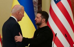 Presidente de EE.UU., Joe Biden, llega a Ucrania y anuncia millones de dólares en ayuda militar