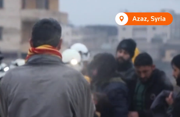 VIDEO| "Cascos blancos" rescatan a un niño de los escombros del terremoto en Siria