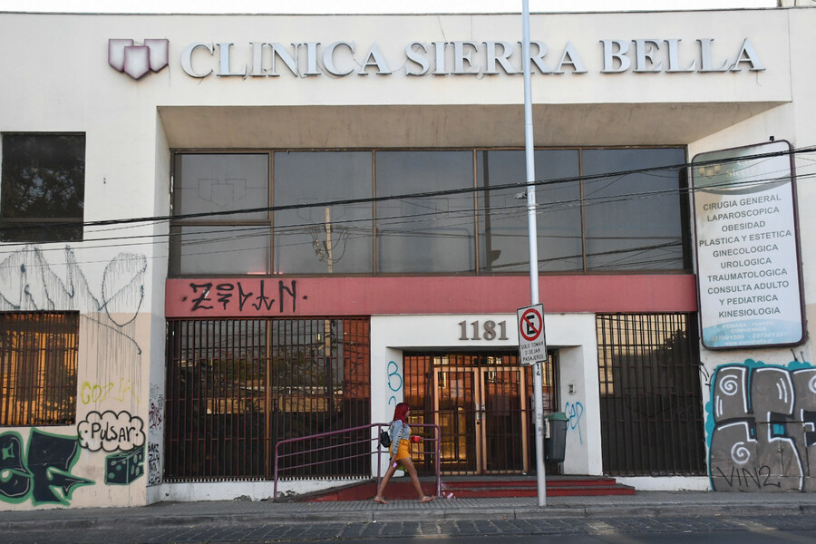 El complejo entramado de la costosa «clínica municipal» de Hassler que llegó a Contraloría