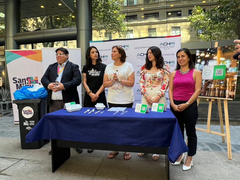 Coalición “Supera el Plástico” junto a AChM lanzan programa para detener la contaminación por plásticos de un solo uso