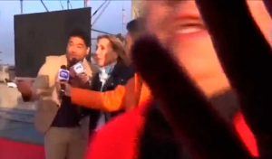 VIDEO| Karen Doggenweiler es desalojada con guardias de la alfombra roja de la Gala de Viña