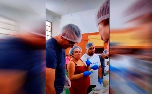 Jaime García es de verdad: DT de Ñublense trabaja como voluntario por damnificados