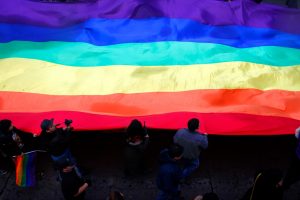 Gobierno de Italia se lanza contra comunidad LGTBIQ+ y causa tensión en Europa