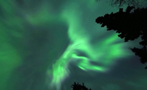 VIDEO| Graban imponente aurora boreal que apareció en los cielos de Alaska
