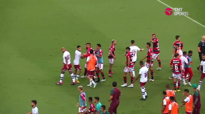 VIDEO| Flamengo pierde otro título y Arturo Vidal protagoniza fuerte cruce con Felipe Melo
