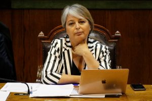 Tajante respuesta de ministra Jara a la oposición por su propio proyecto de pensiones
