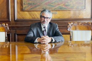 Ministro de Hacienda confía en acuerdo para la reforma tributaria en Chile