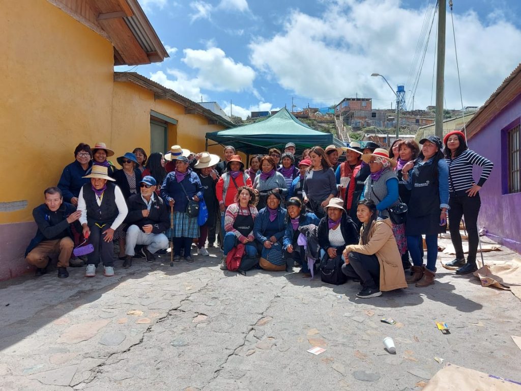 Prodemu comienza proceso de interculturalización de sus sedes con mujeres altiplánicas