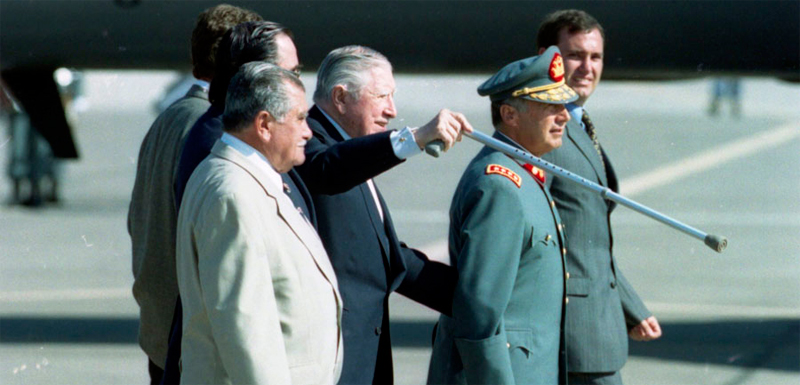 Se cumplen 25 años del arresto de Pinochet en Londres: lo que cambió el derecho penal internacional