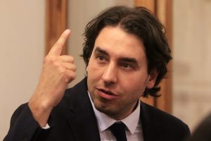 El nuevo rostro de Vlado Mirosevic: Tres analistas explican giro en su discurso