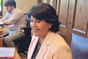 Provoste encara a oposición por reforma tributaria: Permite "pagar más y mejor" a Carabineros