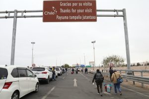 Chile agiliza expulsión de extranjeros con delitos: basta notificación por email o carta