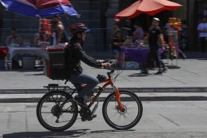 Municipalidad de Estación Central deberá indemnizar a ciclista con más de $4 millones