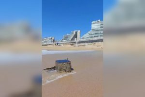VIDEO| "Se siguen cayendo los muros": Denuncian bloques de concreto en playa de Algarrobo