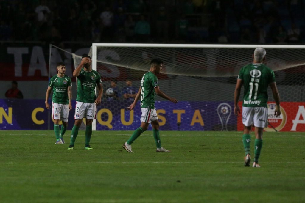 Copa Sudamericana: La mala suerte de Audax Italiano permitió triunfo agónico de Newell’s