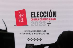 Elecciones de mayo: Casi 20% de personas decidirá su voto en la urna, según Research Chile