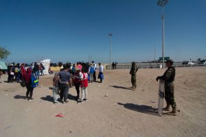 VIDEO| Grave crisis humanitaria en frontera con Perú: Migrantes realizan una desesperada acción