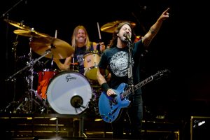 Show por internet: Foo Fighters presentará nuevo baterista tras la muerte de Taylor Hawkins