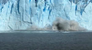 VIDEO| Turista capta cómo se desprende un trozo de glaciar patagónico