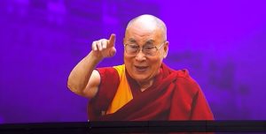 VIDEO| Filtran nuevo registro del Dalai Lama: Ahora muy cariñoso con una niña