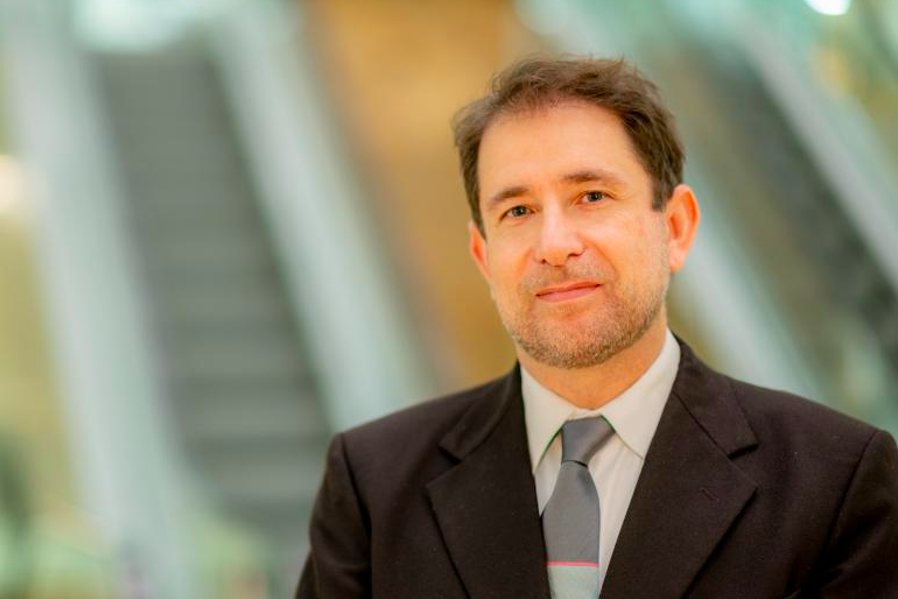 Quién es Daniel Hojman, el nuevo presidente de BancoEstado designado por Boric