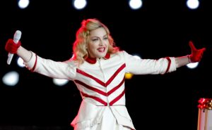 Tour de sus cuatro décadas sobre los escenarios trae a Madonna de regreso a Chile