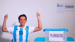 VIDEO| Evópoli pone escudo de Magallanes a camiseta de Argentina: Club lo califica de “torpeza”