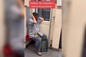 VIDEO| "Piden empatía": Adulto mayor afectado por ruido de músicos en vagón del Metro