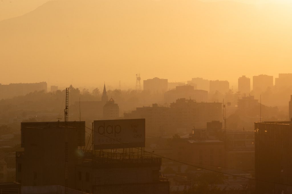 Alerta Ambiental en Santiago: Malas condiciones de ventilación empeorarán este lunes
