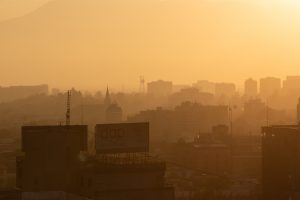 Alerta Ambiental en Santiago: Malas condiciones de ventilación empeorarán este lunes