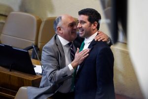 La frase de diputado UDI para referirse a ministro Ávila que causó ira por contenido homofóbico