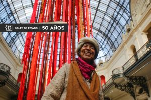 50 años del golpe: El ecofeminismo de Cecilia Vicuña se toma el Museo de Bellas Artes