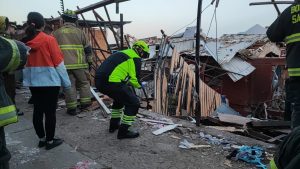 VIDEO| Gran explosión en Lo Barnechea deja casas destruidas y personas en extrema gravedad