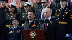 VIDEO| Putin comanda desfile militar en Plaza Roja de Moscú y lanza amenazantes declaraciones