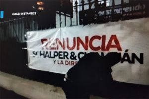 Rebelión en RN: La historia tras el letrero que exigía renuncia de Chahuán y Schalper
