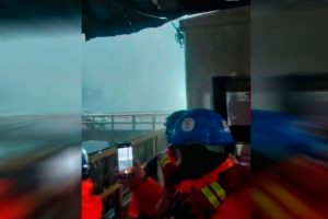VIDEO| Diputado Bernales denuncia condiciones de trabajo extremas en Puente del Chacao